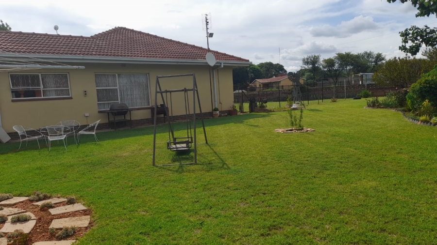 3 Bedroom Property for Sale in Hartbeesfontein North West